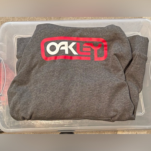 Just old jackets and hoodies trying to get rid of.Shoot me a price if interested - Picture 8 of 11